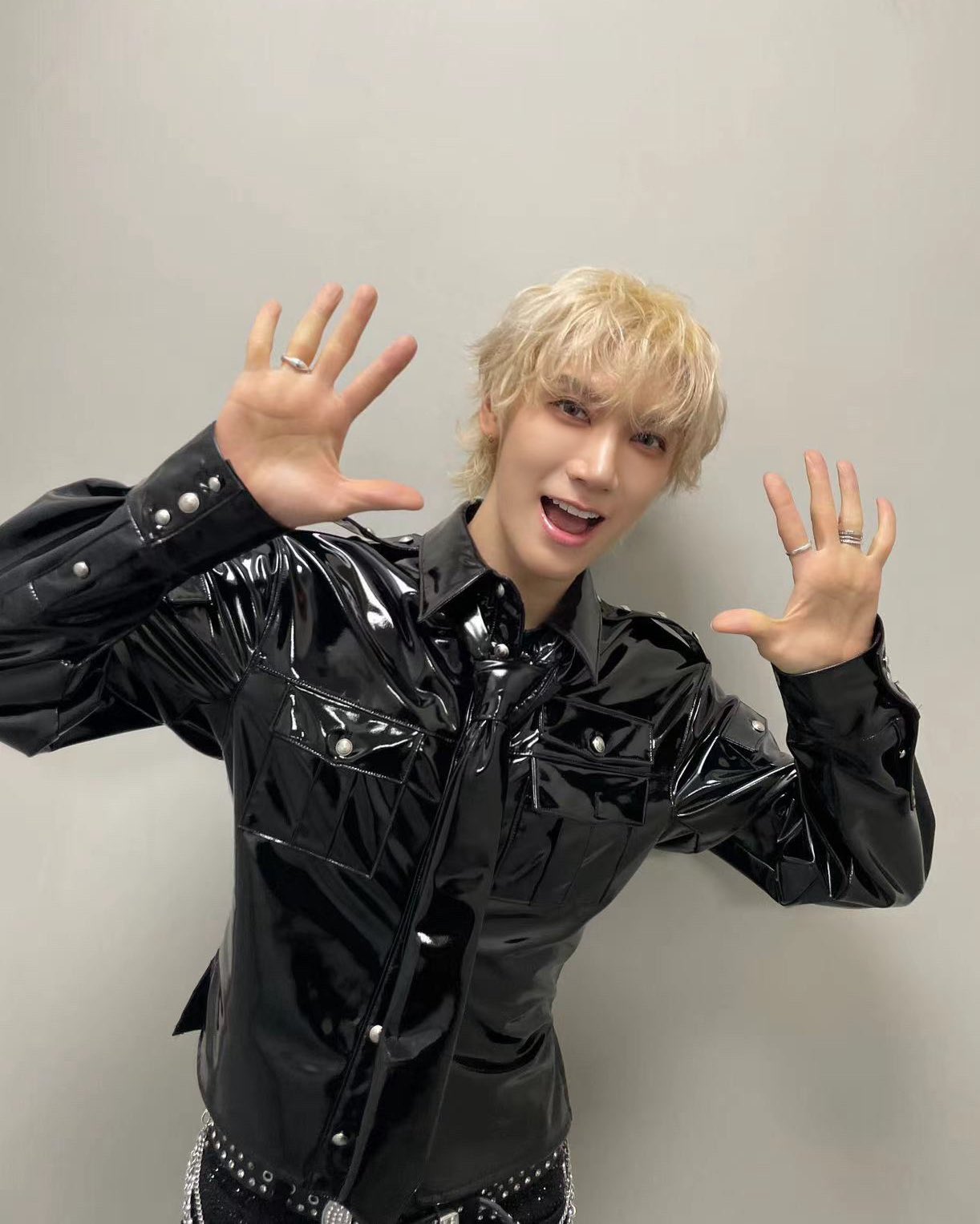 驚きの価格 NCT WayV 威神V 公式 K-POP・アジア うちわ テン