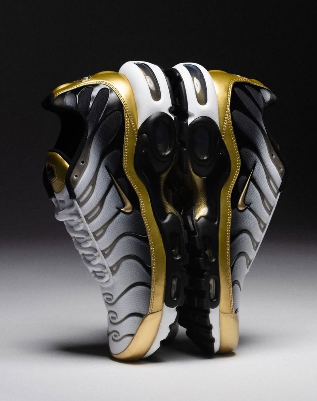 スニーカー Nike Footlocker Air Max Plus Premium 50th Anniversary Foot Locker X Nike Air Max Plus Premium “50th Anniversary