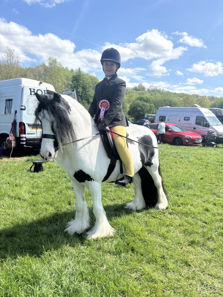 HannahTravis86's tweet photo. 1st place for India &amp; Bullseye at Bolton Show today 🏵️ @OSJ_Y5 @orrellstjames @OSJ_Sports https://t.co/Opy5qgR8kQ
