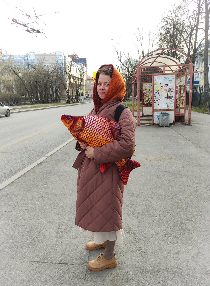 flying_hedgehog's tweet photo. Я будто не свою жизнь живу
Рыба ещё эта... https://t.co/stRfQePgrx