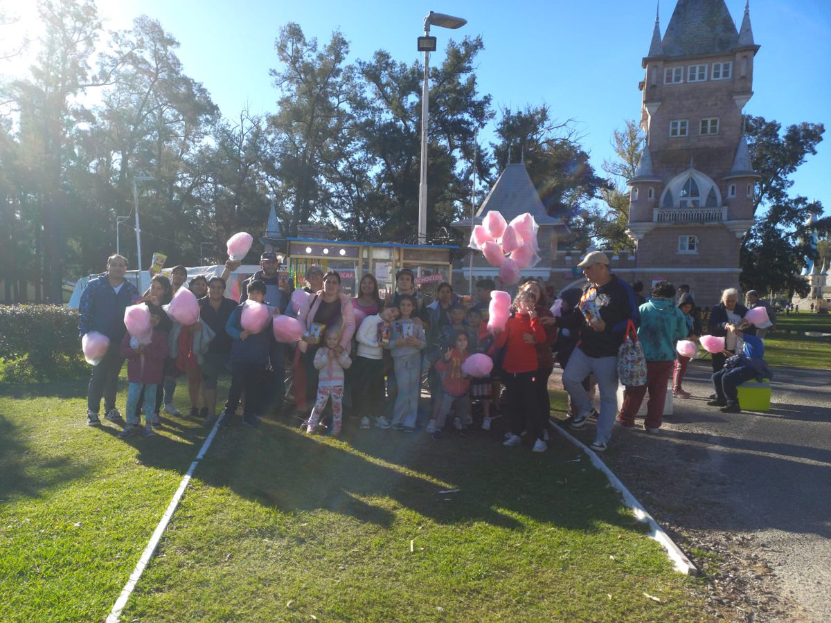 LaCarrilloMoron's tweet photo. Gracias a todos los compañeros y compañeras que fueron y también colaboraron para que haya sido posible, fundamentalmente al compañero Jorge Di Santi que nos abrió las puertas del lugar para que los chicos y chicas pasen un día INOLVIDABLE 🫂 https://t.co/H1PiXwMIsC