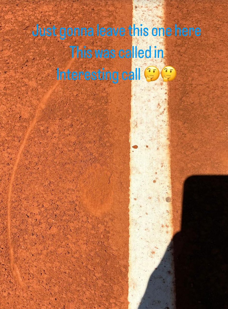 quindicizero's tweet photo. Sascha Zverev ha pubblicato sulle sue storie IG lo scatto del segno:  

"Lascerò questo scatto qui: questa palla è stata chiamata dentro. Chiamata interessante 🤔🤔" https://t.co/mBR3yAOSb2