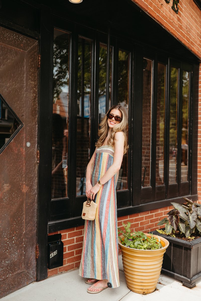 uniquities's tweet photo. The breezy linen dress we can’t get enough of 🌈Shop the Laura Linen Dress online now and get free shipping on orders over $150! https://t.co/QR8vXC4wcP