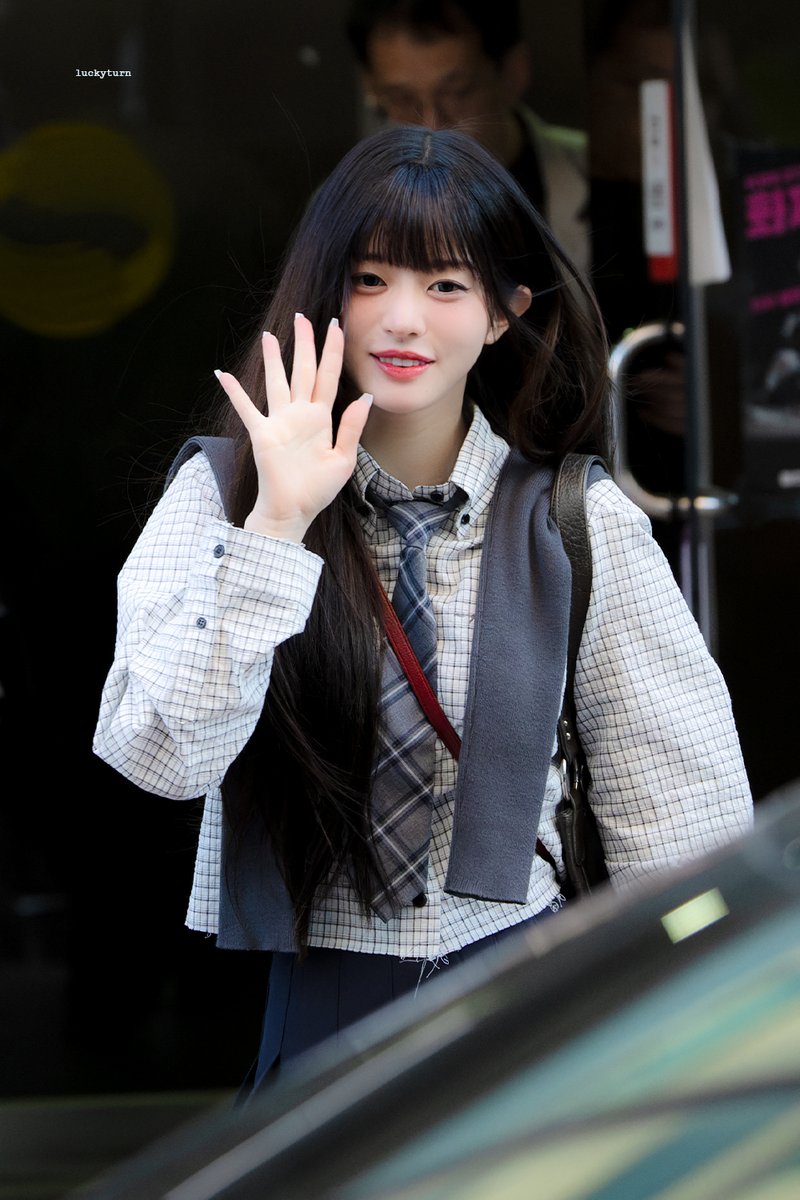 250425
#아일릿 #민주 #ILLIT #MINJU