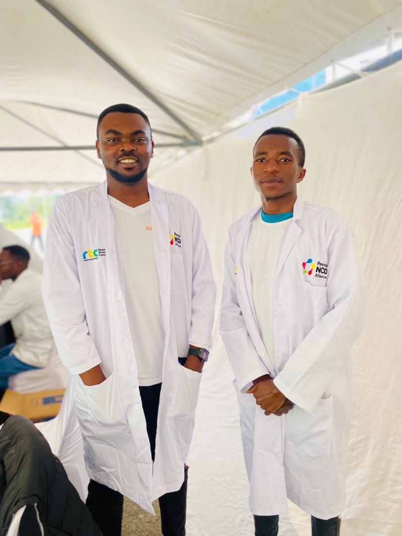 Indwara zitandura zihariye 71% by'imfu zose kwisi bingana na Miliyoni 41 burimwaka,  umubare munini wihariwe n'ibihugu bikiri munzira y'amajyambere  n'igihugu cyacu kirimo. Sipori Rusange (Car free day) nimwe mungamba nziza zigamije guhashya izi ndwara , Dukwiye kuyitabira .