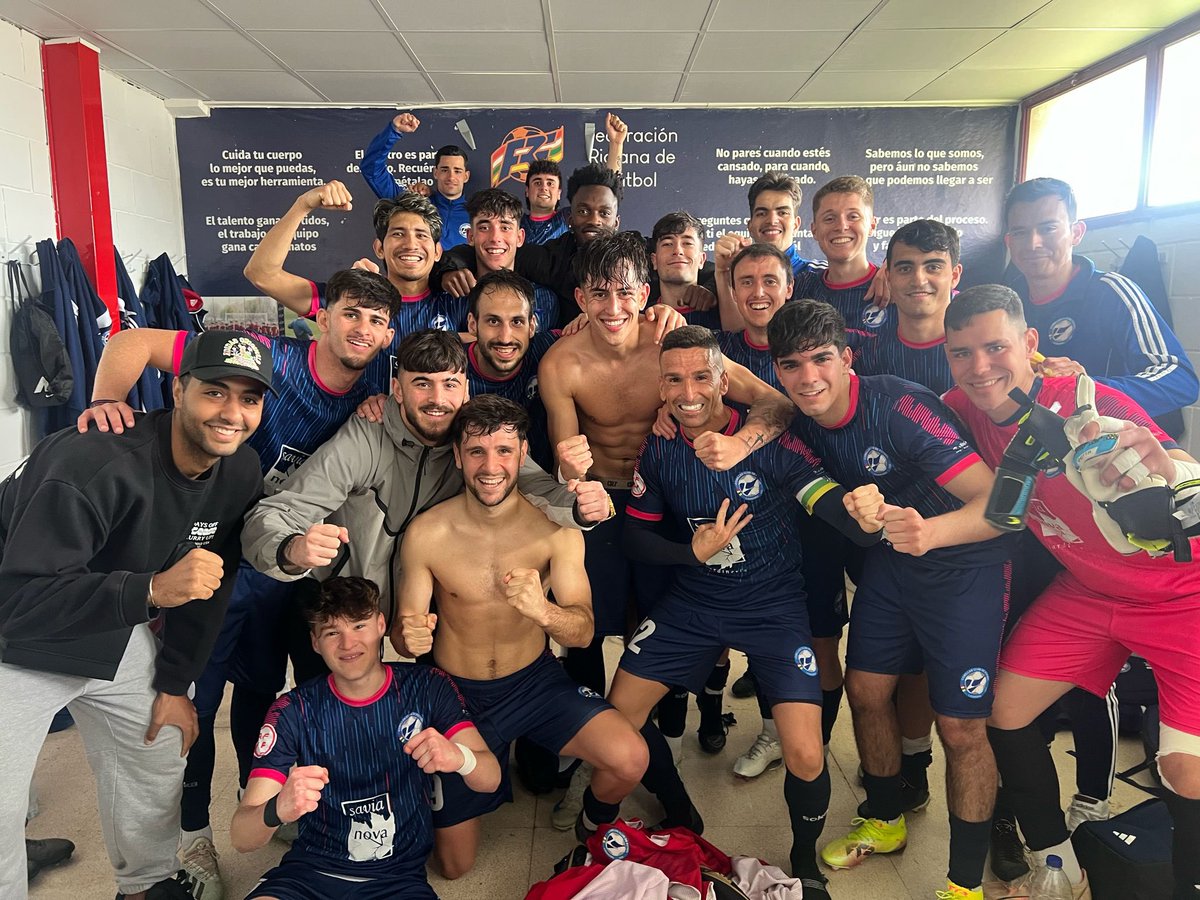 ComillasCF's tweet photo. 🏆🔵3ªRFEF🔵🏆|

⚽️¡LIGA! JORNADA 32⚽️
@comillascf 2
@sdoyonesa 0

Aquí os dejamos una foto de nuestro 11, y una foto de nuestro equipo tras conseguir una buena victoria! Enhorabuena equipo!💪🏻

¡TODOS JUNTOS!💙¡VAMOS AZULES! 
#somosazules https://t.co/47kx1jcDsD