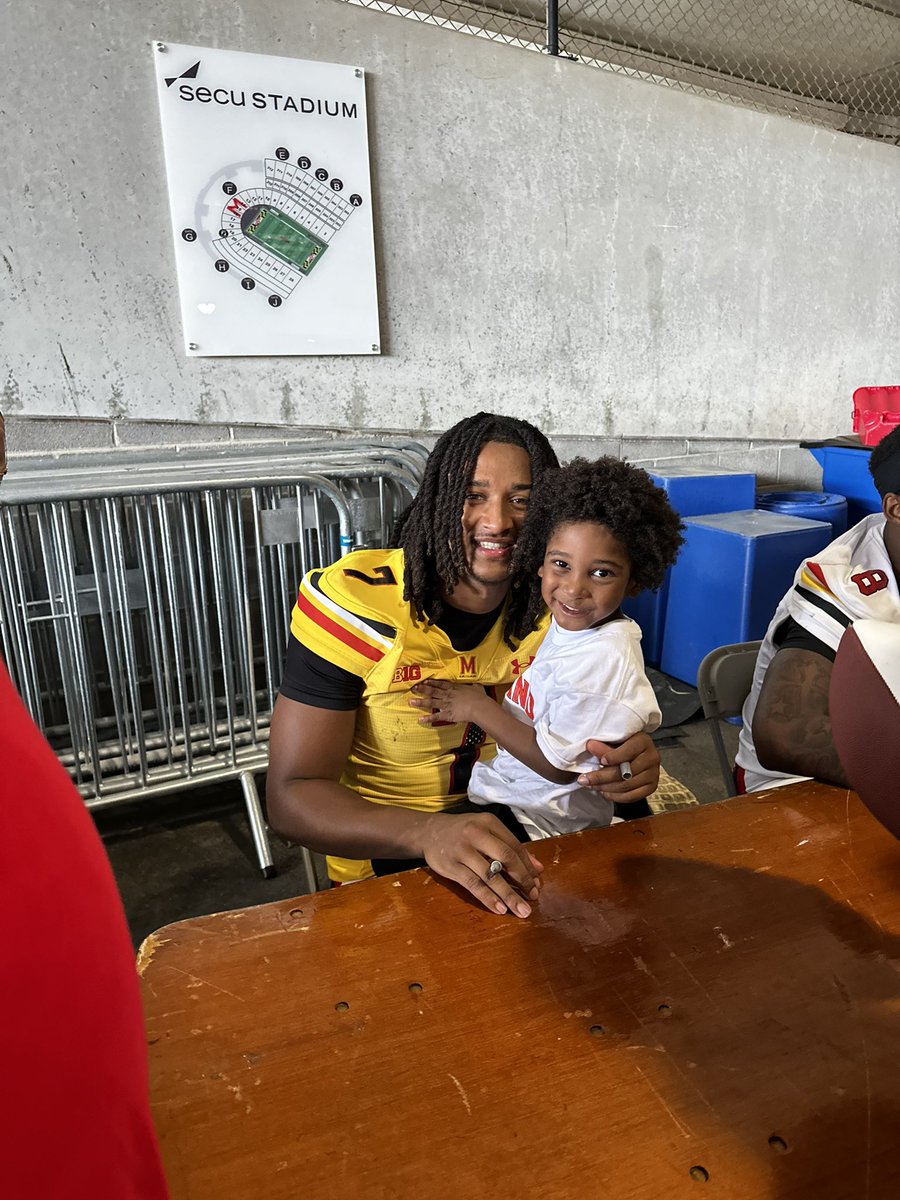 MsKi_KT's tweet photo. So proud of you Malik! Watching you step onto that field for the 1st time in a 🐢 jersey 🥹 pure joy! Continue to work hard and have fun doing what you love. We will always be here to support you! #7upNext #GodDid #GoTerps https://t.co/jL8kdnYddO