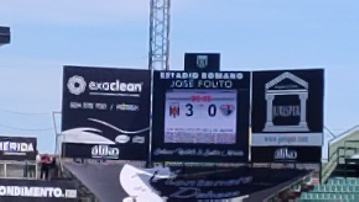 MeridaDeportes2's tweet photo. @Merida_AD @AntequeraCF @javieslava_96 Final del partido. Victoria que nos da 3 puntos y el Gol Average. Buen partido de los Romanos. 
@Merida_AD 
@AntequeraCF
⏱️94
🥅3-0
#VamosMerida
#MeridavsAntequera. https://t.co/0RlwH2weJm