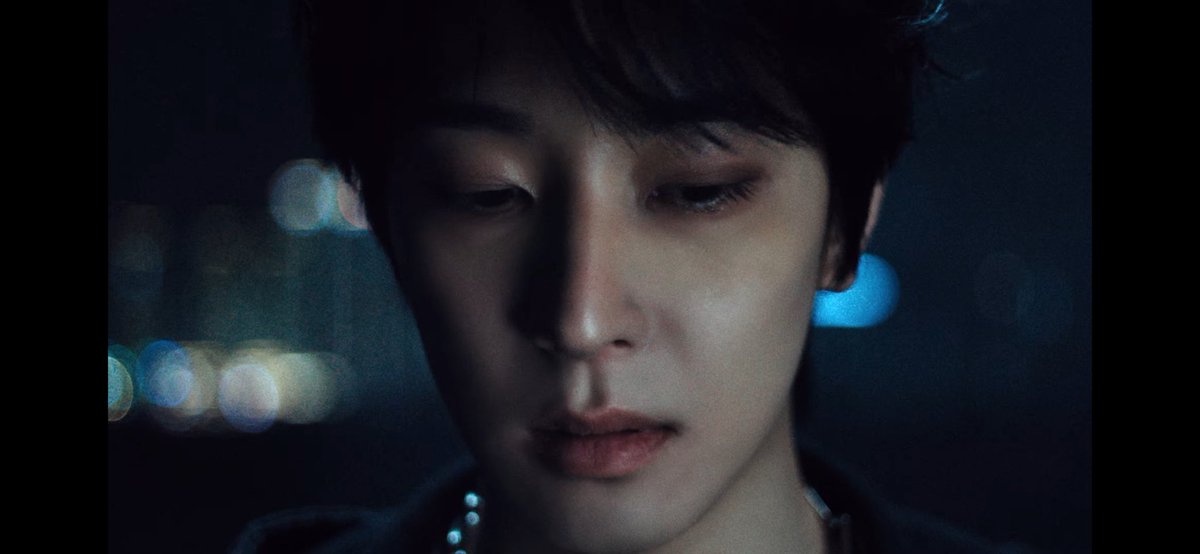 거짓말하지마이얼굴을하고안나온다고?...