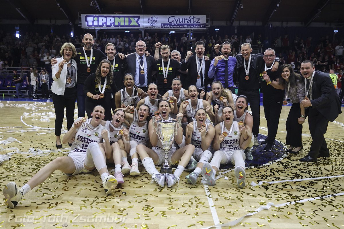 Döntő 5/Final 5: Sopron Basket – DVTK HUN THERM 54-48 (14-5, 13-13, 6-8, 21-22) Reid 14/6, Papp 7/3, Friskovec 8/6, Brooks 7, Monroe 2 Cs./Sub.: Krivacevic 8, Pavlopoulou 6, Böröndy 2, Varga -
<a href="/Hunbasket1/">Hunbasket</a> 
#Bajnokcsapat #Champions