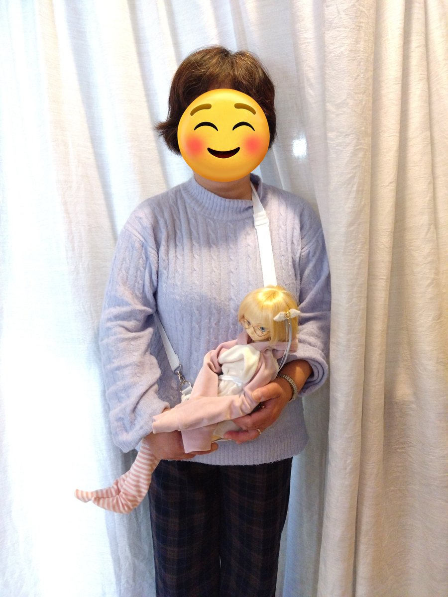 luchsmarder1's tweet photo. 私及び妻共にイベント等にて愛用しておりますが、とても使い勝手良いです!
重量のあるキャストドール(うちではスタンダードSD)でも問題無く使用出来ます♪☺️
オススメ!
#すのうべりい
#HugDolly https://t.co/KBcWg2x0EY