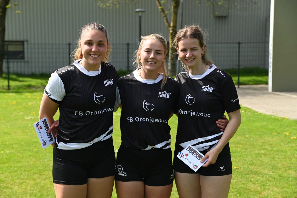 knkb's tweet photo. Dames hoofdklasse uitslag
📷 Henk Hempenius
🥇Annet de Haan, Lissanne Scharringa, Gerde Lycklama á Nijeholt
🏅Yannah Palma, Corrie Kroondijk, Manon Scheepstra
🥉Rixt Fokkema, Jeske Terpstra, Noëlle Hiddinga
#keatsen
#kaatsen https://t.co/LtaKjwKv9a
