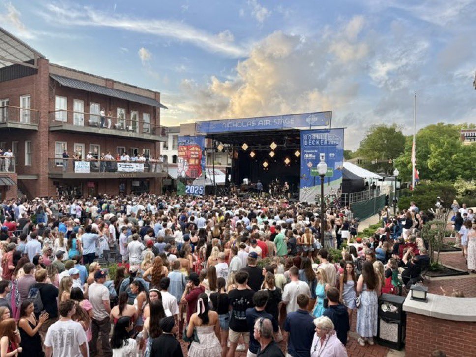 sip_central's tweet photo. Best college town in America and it’s not even close. 

Photo via @RobynTannehill https://t.co/Jy2lIZjPPk
