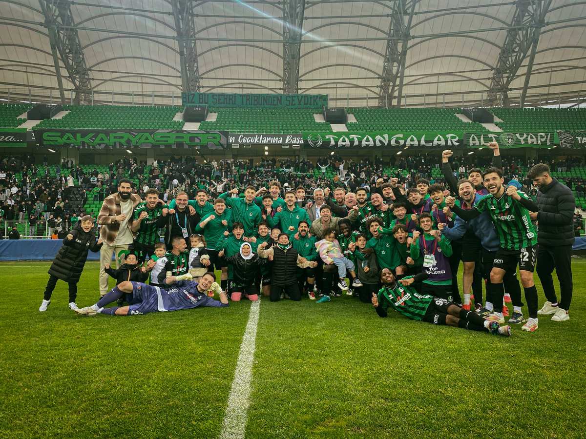 💚🖤 Sen yalan dünyadaki tek gerçeksin!

#YolumSeninle