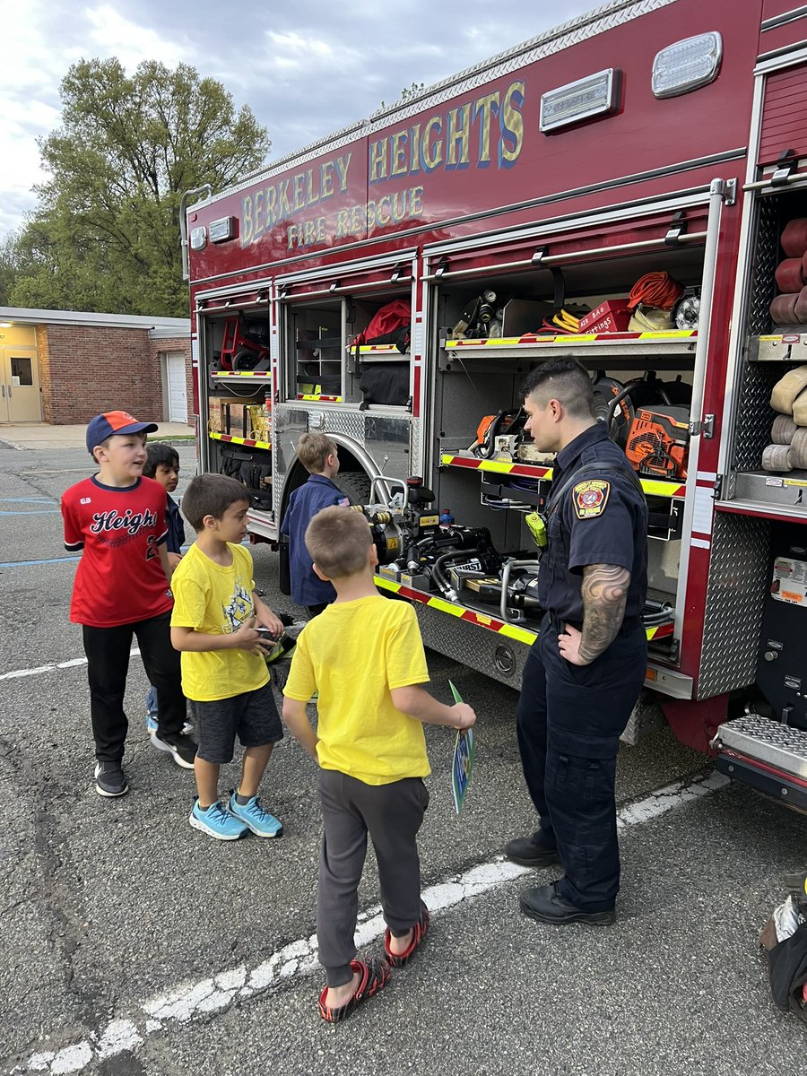 BerkeleyHghtsFD's tweet image. 🚒 Friday night BHFD Squad-2 was invited to attend the April meeting for Berkeley Heights Cub Scout Pack 268. Fire safety outreach is one of the main ways we’ve been able to keep down the number of lives lost to fire & help reduce the number of serious fires we have as well.