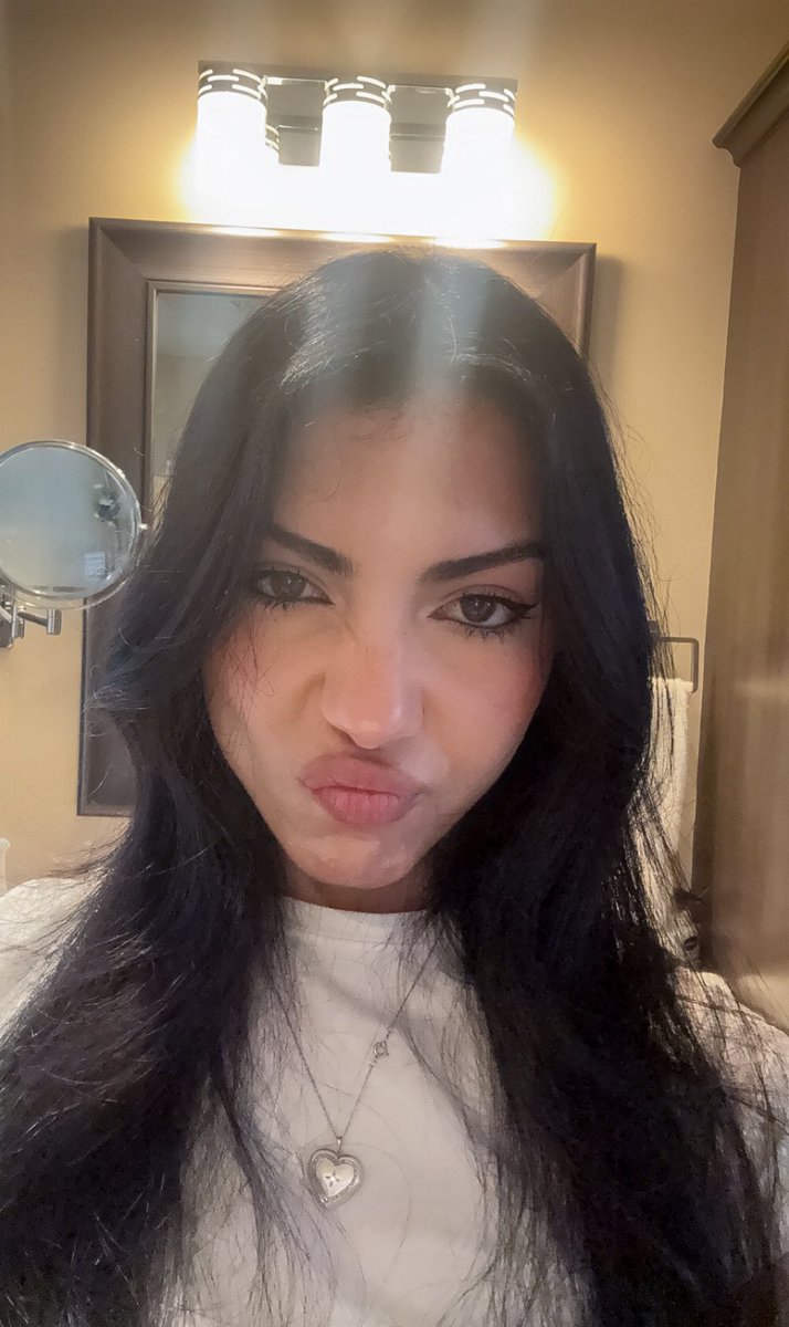 chic normal tweet media