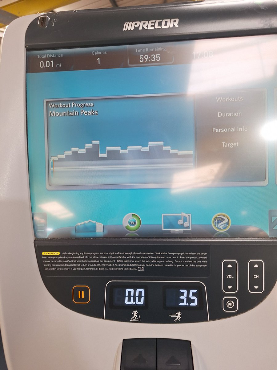thebestmarklee's tweet photo. Gym time. #3peakstraining https://t.co/WgPthm3bOX