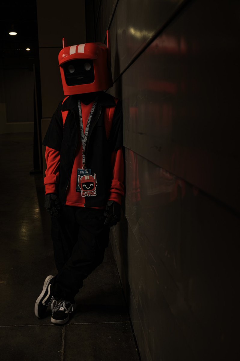 InkyTheDog_'s tweet image. auraful photos taken by @/lasernasaur #LoveDeathRobots #KVRC
