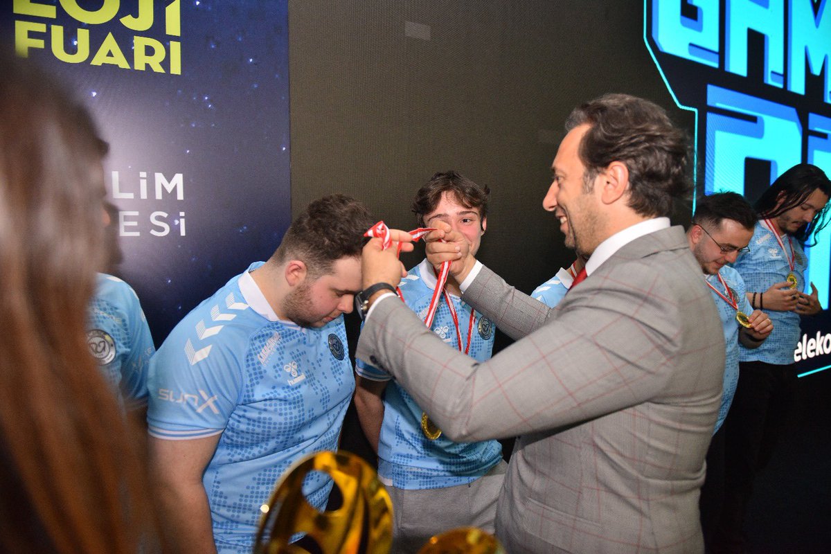 🎮 GAMEON Verimlilik ve Teknoloji Turnuvası’nın kazananı
🏆PCIFIC Esports oldu!

Çok çekişmeli anlara sahne olan Turnuva’ya katılan tüm takımlara teşekkür ediyor, Turnuva’nın şampiyonu PCIFIC Esports takımını kutluyoruz.

#GAMEONVT #VerimlilikveTeknolojiFuarı2025