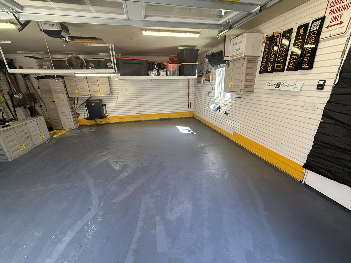 homewithroyal's tweet photo. Looking for a Sunday 🙏🏼⛪️#@homewithroyalimprovement Rustoleum makes a great concrete stain and primer combo (color flat top from Home Depot) it looks 💯compared to before https://t.co/vevTXwWZIz