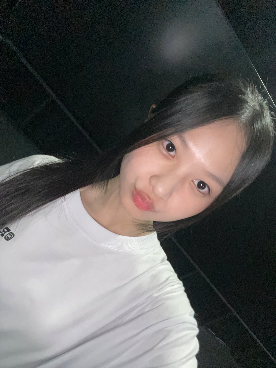M_MikaelaJKT48's tweet photo. good nighttt yaa smuaa jangan lupa boboo yaa!!🫵🏻😡  sweet dreams #oyasumika https://t.co/stiGAKQL9F