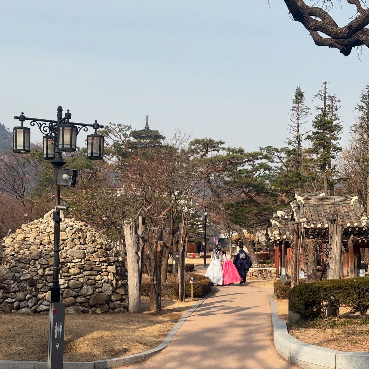 hernoufa's tweet photo. 🇰🇷🤍!! https://t.co/TtNK9Yn0Pb