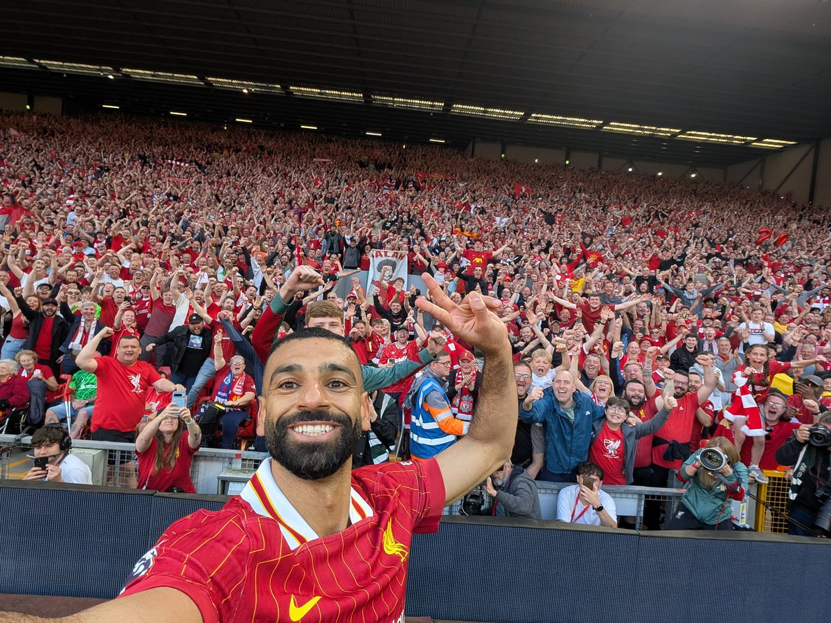 The Salah selfie we've been waiting for ❤️💯