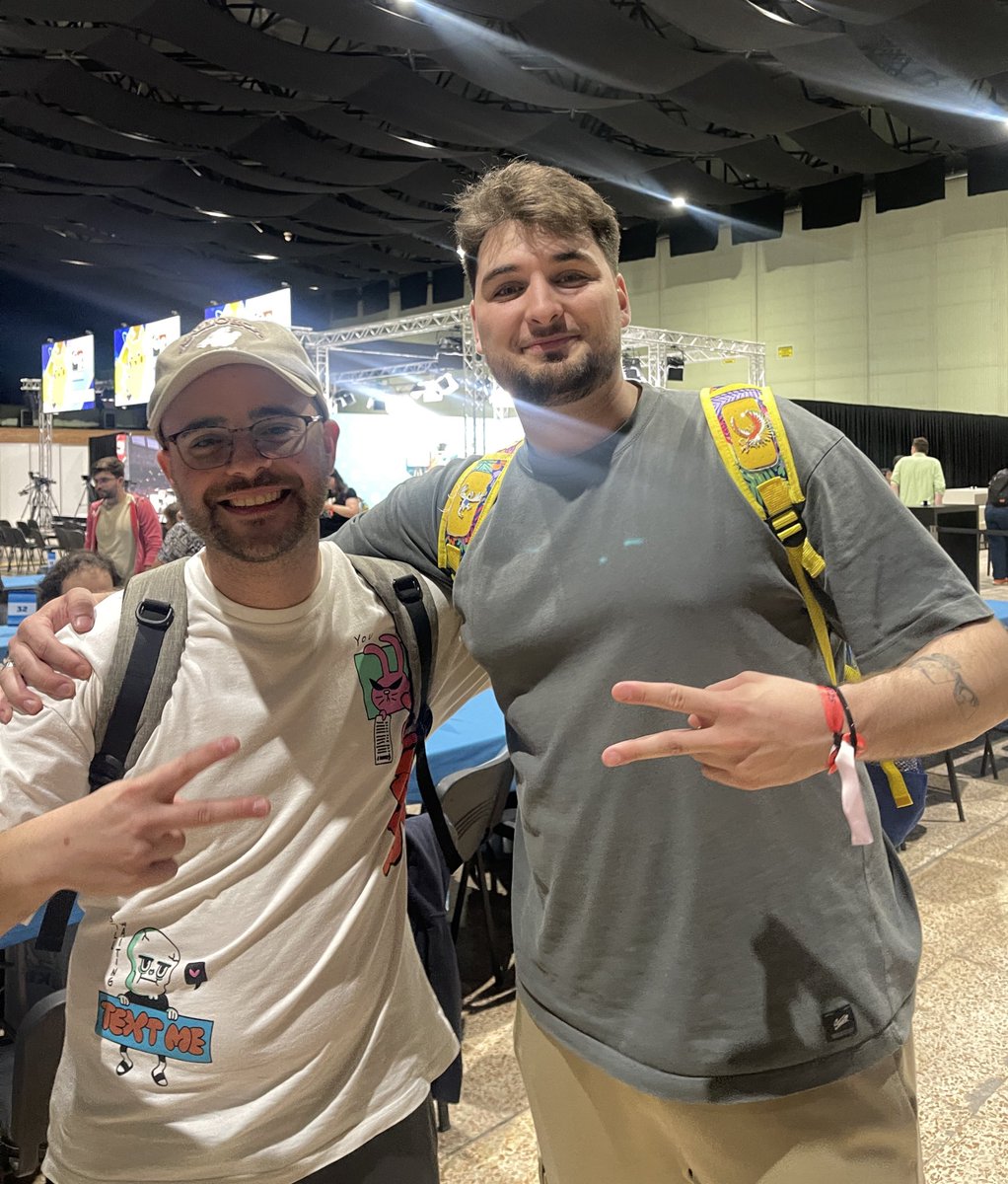 ✖️GeRGooN✖️ (@gergoon_) on Twitter photo Pues se acabo el especial de Sevilla 2025, terminamos top 32 (26) a 1 win de top 8 😳
Increíble fin de semana, mil gracias a mi familia <a href="/torrequemadatcg/">Torre Quemada | Un Pódcast de Pokémon TCG</a> y a todos los que me habéis estado apoyando ❤️❤️
Hay #gergoneta para rato 😈
#PlayPokemon Pues se acabo el especial de Sevilla 2025, terminamos top 32 (26) a 1 win de top 8 😳
Increíble fin de semana, mil gracias a mi familia <a href="/torrequemadatcg/">Torre Quemada | Un Pódcast de Pokémon TCG</a> y a todos los que me habéis estado apoyando ❤️❤️
Hay #gergoneta para rato 😈
#PlayPokemon