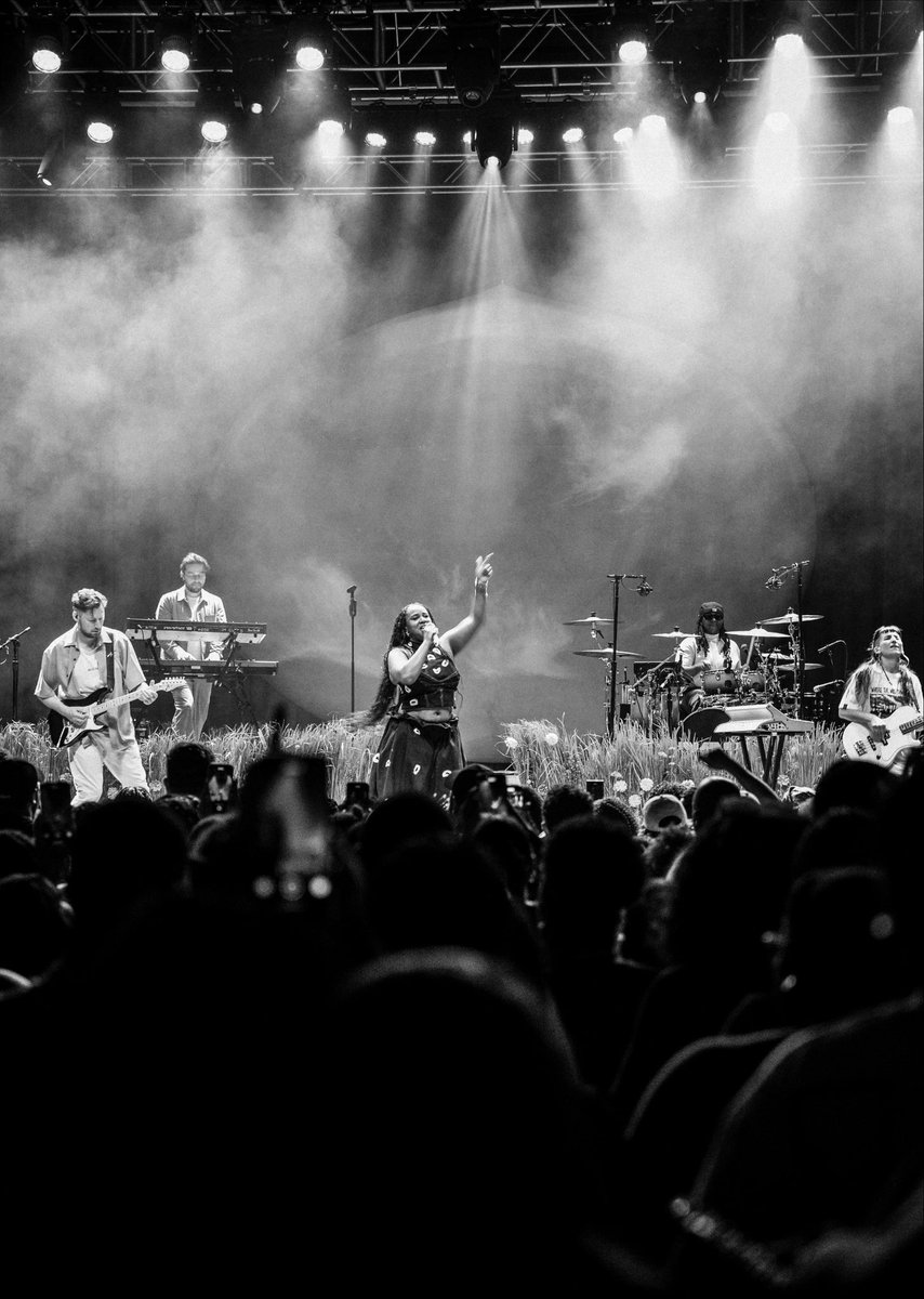 Boston &amp; Montreal you were magical, sending you a thousand thanks you ☄️