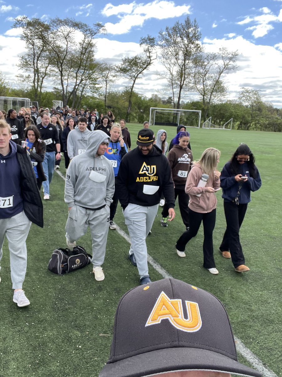 AdelphiAD's tweet image. We had a great morning celebrating our friends in the @Bridges2Adelphi program and raising funds and awareness for the neurodivergent community! Thanks to our Adelphi SAAC for organizing such a great event!