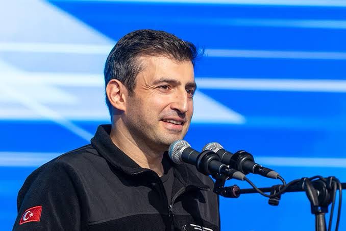 Selçuk Bayraktar:

“Ulu önder tektir. O da Hz. Muhammed'dir.”