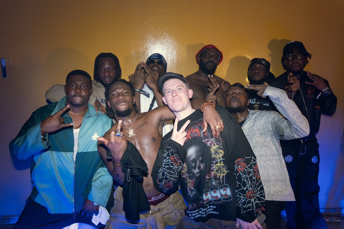 BIG ZOOT DEY THE BUILDING SO NA SMOKING SPREE 💨

📸: <a href="/MrWhxswho/">WHO? 👁️</a>