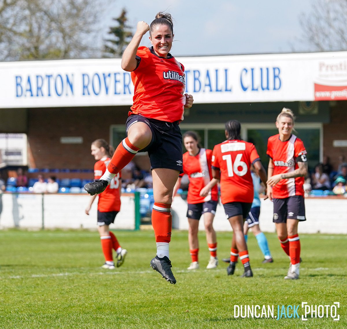Luton Town Ladies Football Club tweet media