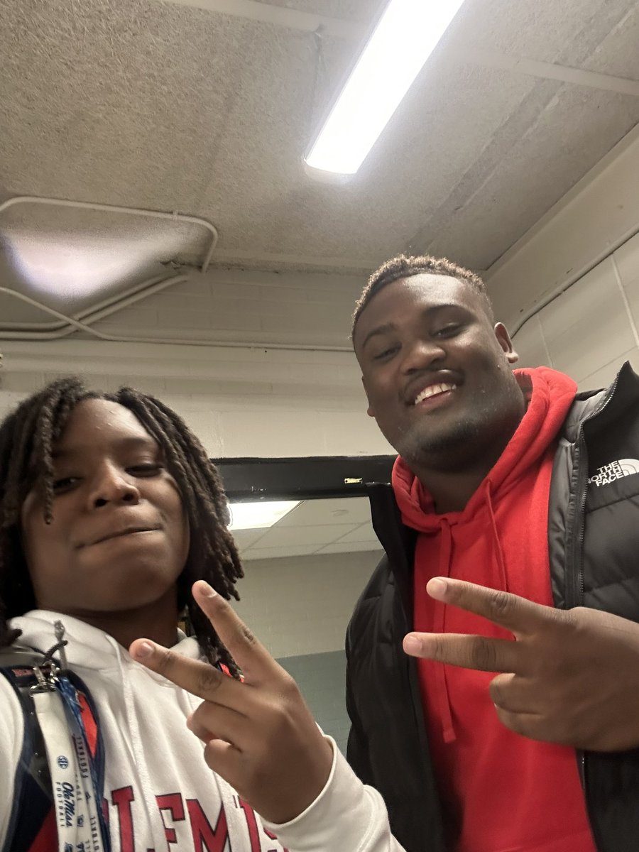 Enrique__Davis's tweet image. Congratulations to the Young King  @JeremiahPegues4 on being drafted to @Raiders. Looking forward to watching you run touchdowns in the NFL. #ATH #GodIsLove #2WayPlayer #BITNFamily #BestInTheNation #BITN4Real