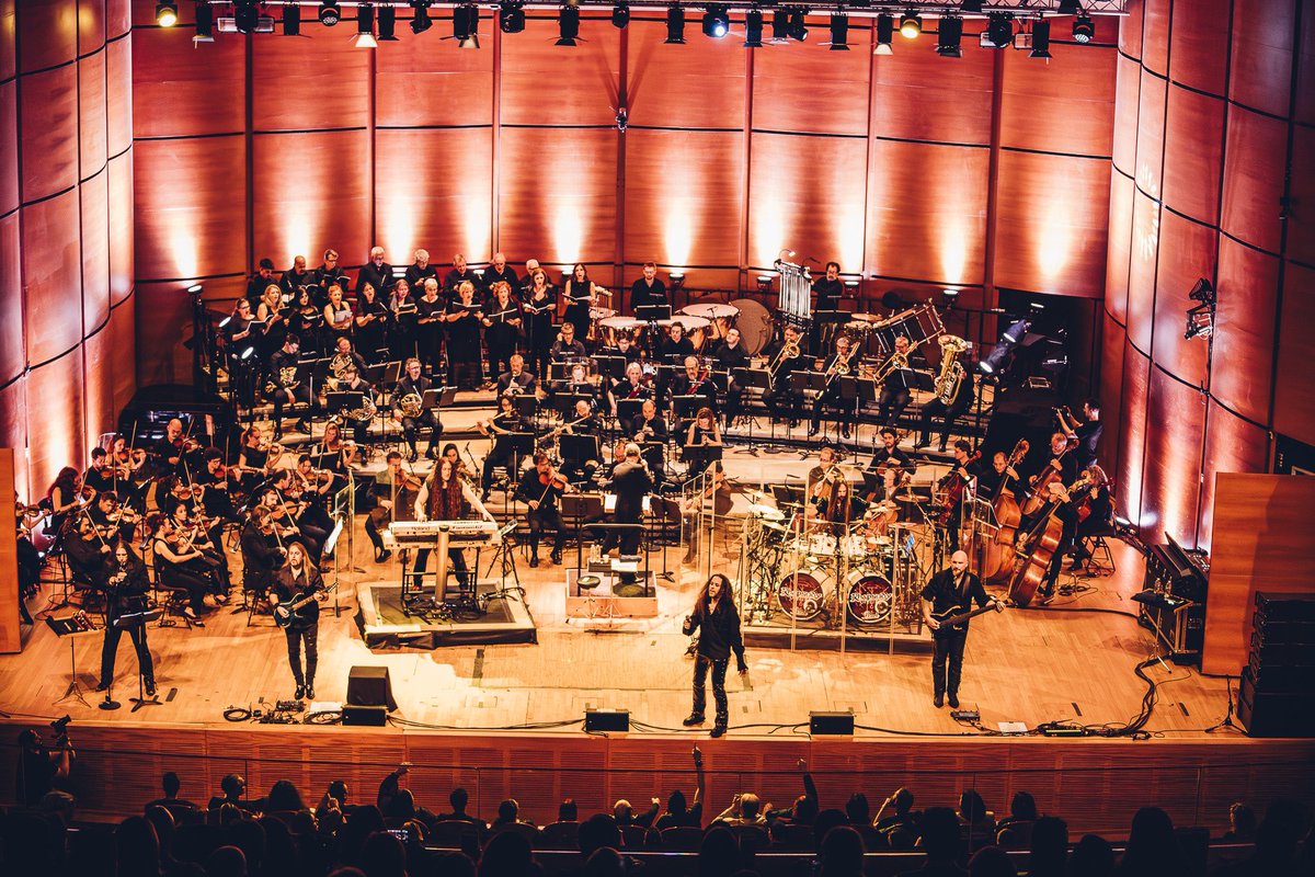 There are no words to describe yesterday’s performance with Orchestra Sinfonica di Milano and conductor Vito Lo Re.
It was a truly magical and emotional moment that will forever be remembered as a turning point in the band’s career.
A proper thank-you post for all the crew and