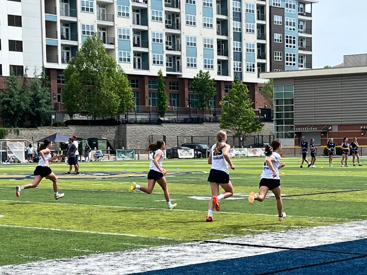 DecaturBulldogs's tweet image. Sunday morning was full of excitement as our Girls’ Ultimate team competed in the State Championship!

The Bulldogs finished as State Runners-Up, showing incredible competitiveness, heart, and sportsmanship throughout the day! #GoBulldogs