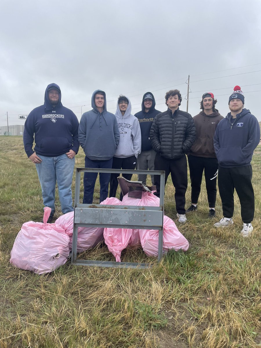 HardrockerFB's tweet image. Spring Clean Up 2025 ✅
Thank you to the members of our Football team for being unselfish and servant leaders.
We have put in a lot of community service hours this Winter/Spring, and capped it off cleaning up Rapid City yesterday!
@rcgov
#TheHardrockLife
