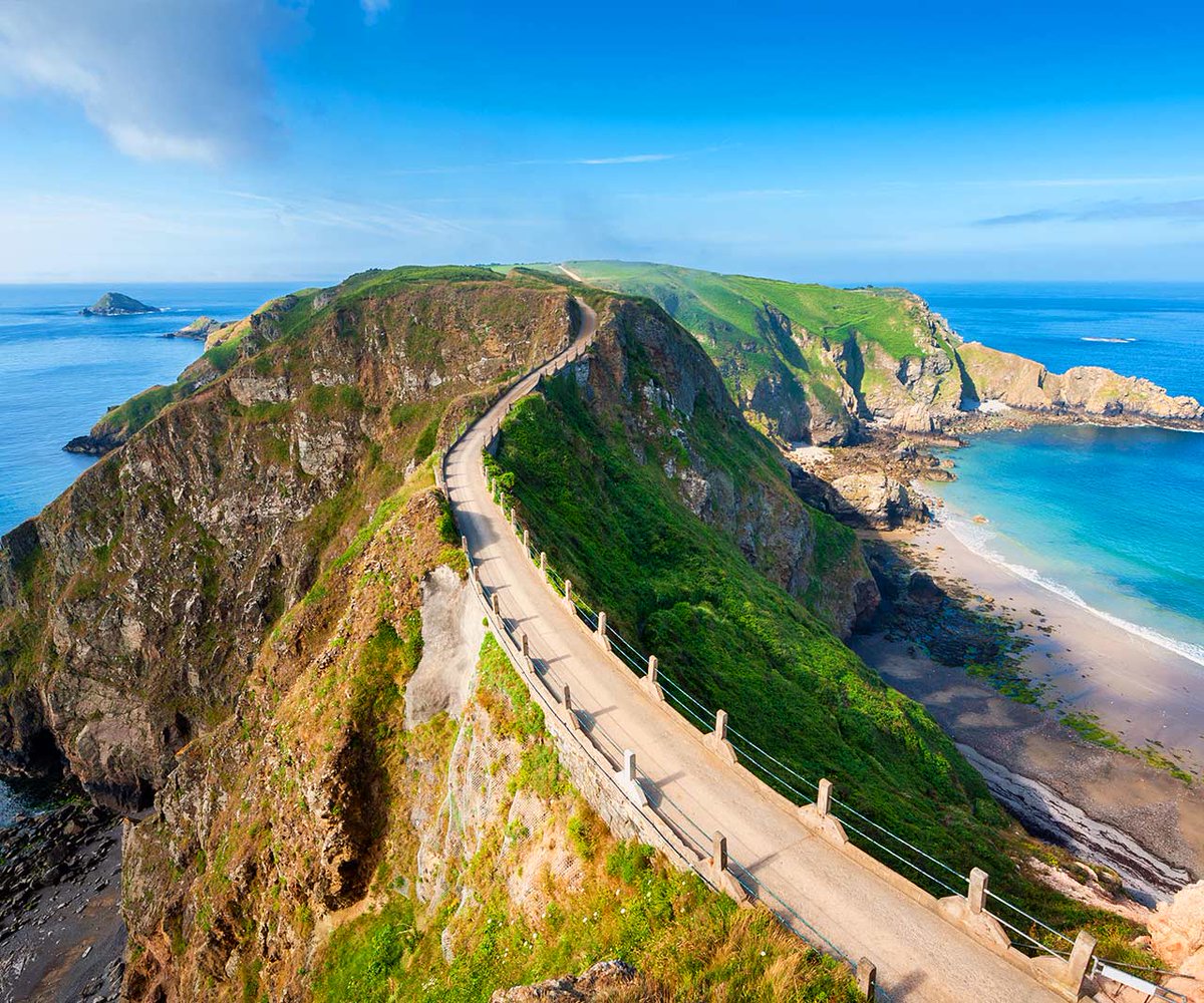 SeaDreamYC's tweet image. Set your sights north with our Voyage of the Week. Enjoy 12 days of scenic fjords, endless daylight, and front-row seat to Northern Europe’s finest wonders.

#ItsYachtingNotCruising #SeaDreamYC

View Voyage: seadre.am/3GnHHCO

Image 1: Copenhagen, Denmark
Image 2: Kiel…