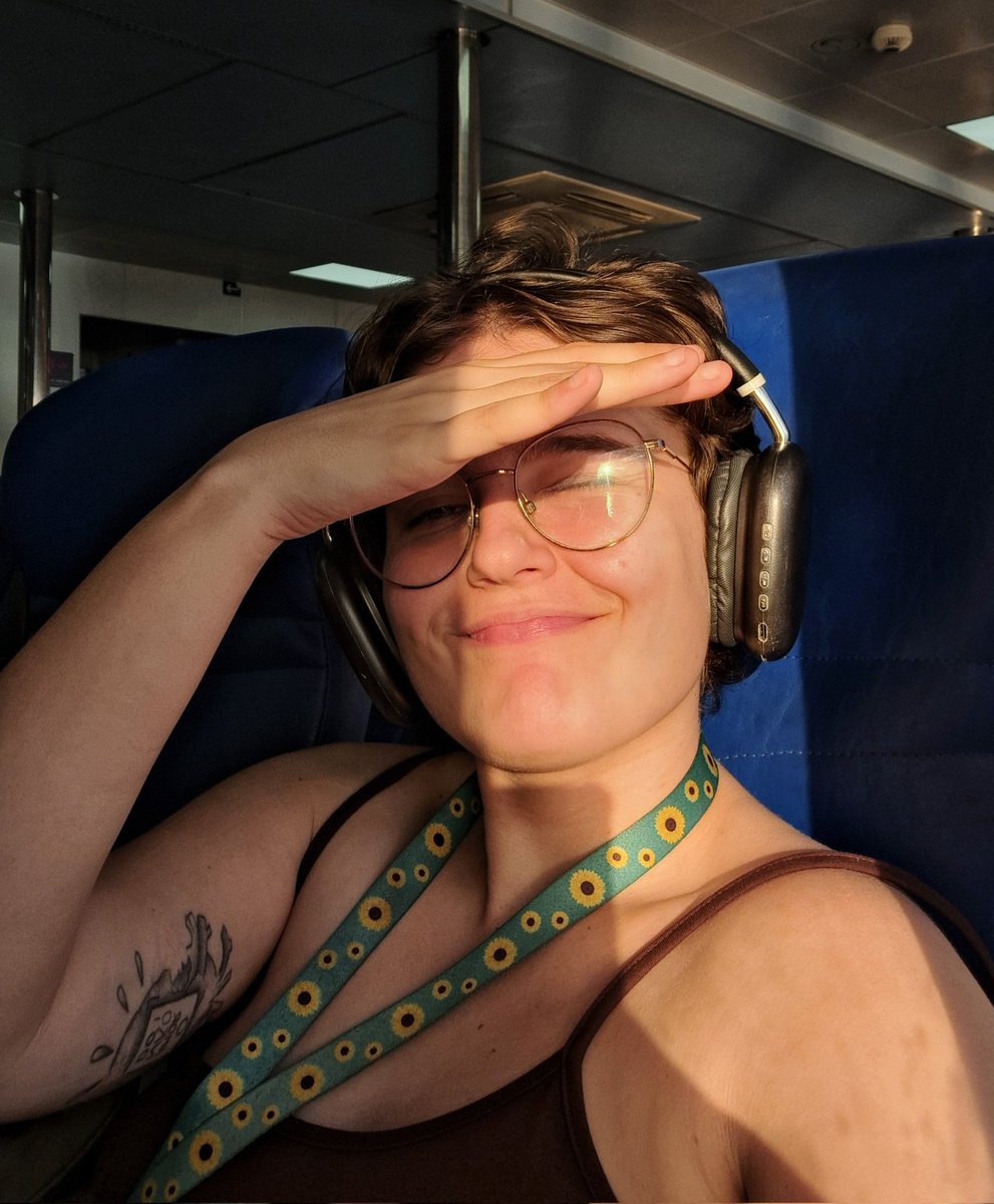 homotron97's tweet photo. me                         vs                      my girlfriend https://t.co/HBUCs3A5qc