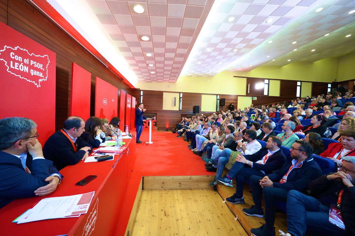 alfonsocendon's tweet image. Hoy revalido el honor de liderar el PSOE de León.
🌹Gracias a la militancia por su confianza y a la Comisión Ejecutiva Provincial por su compromiso incansable. Con fuerza, ilusión y responsabilidad, seguiremos construyendo un futuro mejor.
Con el PSOE, León gana.…