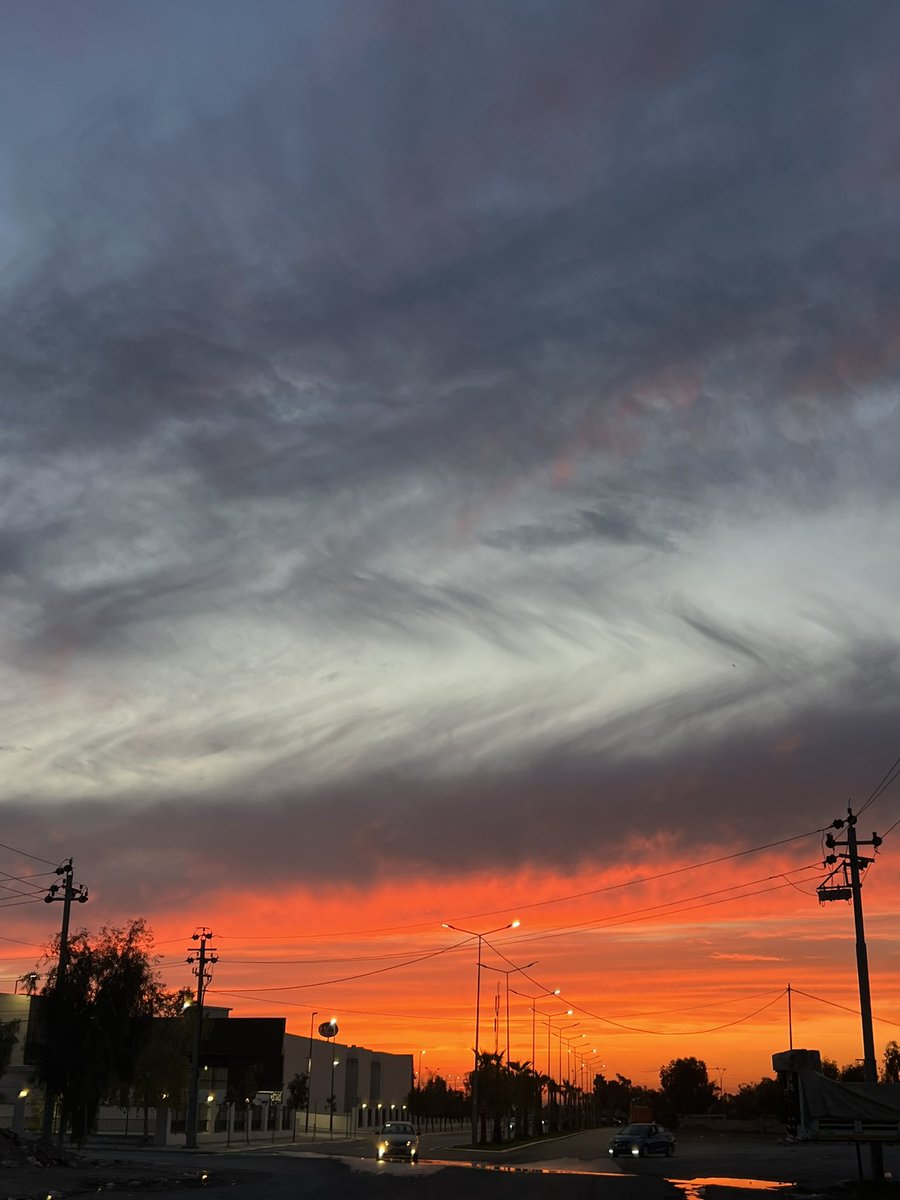 shawnm_06's tweet photo. U see the sky, and i see the beauty https://t.co/v6rUkcnRUF