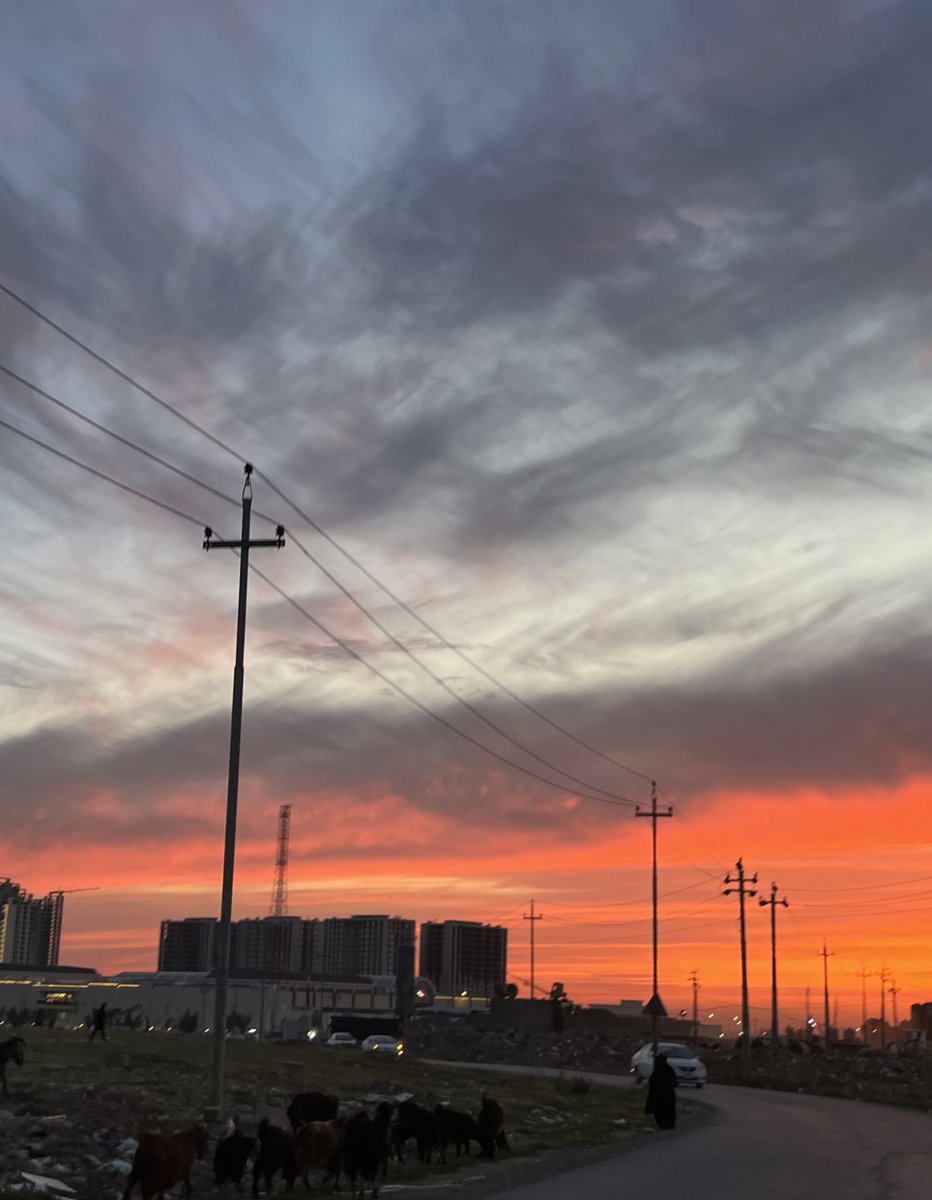 shawnm_06's tweet photo. U see the sky, and i see the beauty https://t.co/v6rUkcnRUF