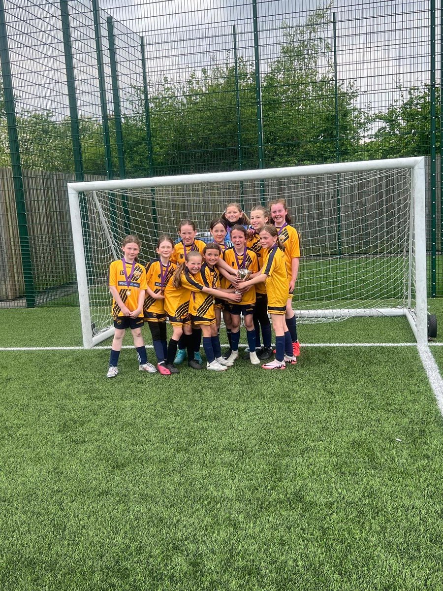 CafcOldershaw's tweet photo. What a fantastic day for our under 10's yesterday.
Three of our teams were crowned league cup champions, an amazimg achievement and a proud moment for everyone involved. A huge well done to the players, coaches and supporters. You habe all done yourselves proud! #uptheshaw https://t.co/jzHYvOTDCy