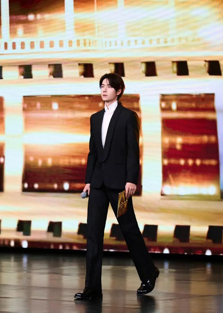 ChitYuWai4's tweet photo. #wangyibo 💚💚💚💚💚 https://t.co/4rGMrhsUUv
