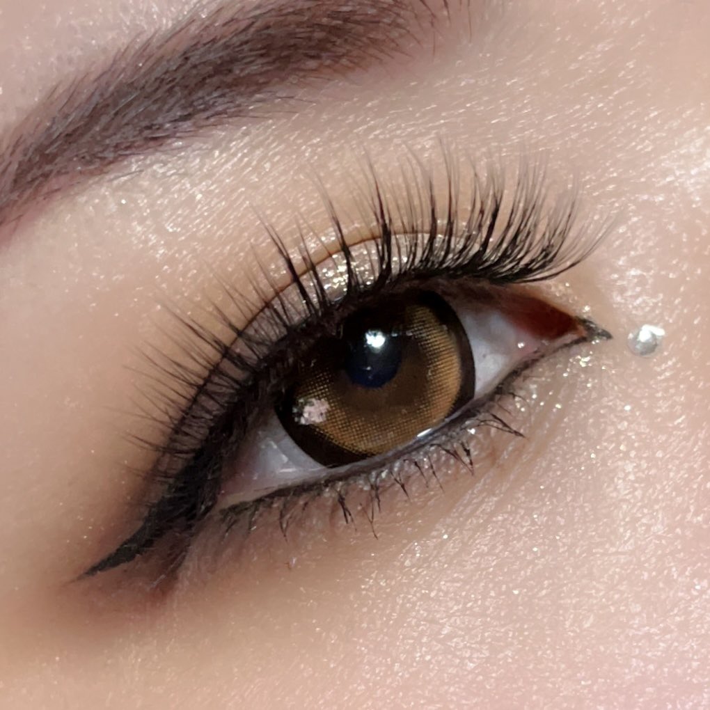 RESAY New Color
がまじギャルで可愛い件！！
グレーがSILVER WOLF (1.2枚目)
ブラウンがCHARMY CAT (3.4枚目)
DIA15.0mmのデカ太フチカラコン💗

<a href="/lilyanna_shop/">【カラコン通販】リリーアンナ</a> からかえます💗

#リリーアンナ #PR #リセイ #シルバーウルフ #チャーミーキャット #カラコンレポ  #カラコン