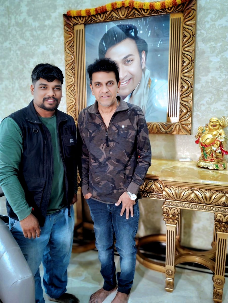 dop_pics's tweet photo. #JayaramJay
I had the pleasure of meeting Dr. Shivraj Kumar today, a truly humble and down-to-earth person who is also my favourite hero.

#viralvideochallenge #adventuretravel #shivarajkumar #shivarajkumarfans #shivarajkumarfansclub https://t.co/8ffMNqv8S4
