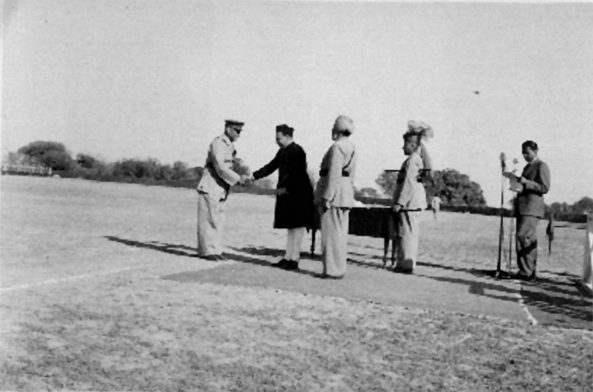 ssharadmohhan's tweet image. A rare 1947 photo of my grandfather Rai Bahadur Bakshi Badri Nath Chhibber (C.I.D.)representing #India & his counterpart from #Pakistan marking the boundary & the spot for the #AttariWagahBorder in #Punjab which has been closed now following the #PahalgamAttack
#Pahalgam