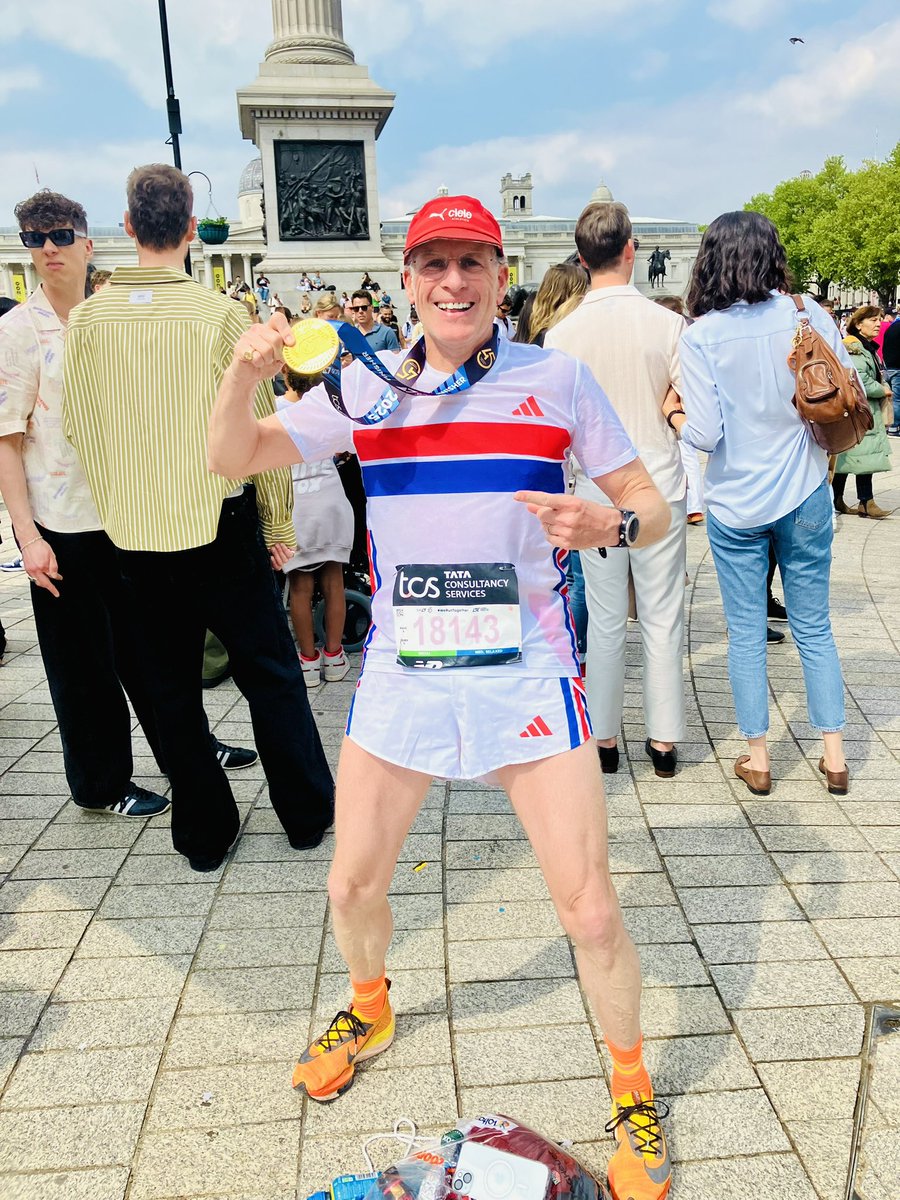 Ben did it - 2 marathons in 2 weeks. Paris and London. 
Can we get him to £1000 sponsorship? 
He’s nearly there. Just another £3 needed. Supporting people living with cancer 👏👏

justgiving.com/campaign/2mara…