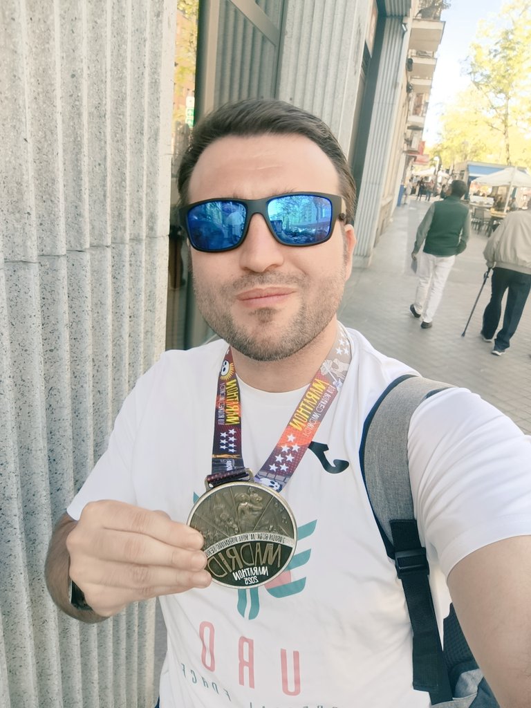 ¡Lo conseguimos!
Hoy hemos completado la Maratón Rock and Roll de Madrid y no podríamos estar más orgullosos. Cada kilómetro ha sido un reto, una emoción y una celebración del esfuerzo y la pasión por correr. 
#MaratónMadrid #RockAndRollMadrid #OrgulloTotal #SomosMaratonistas