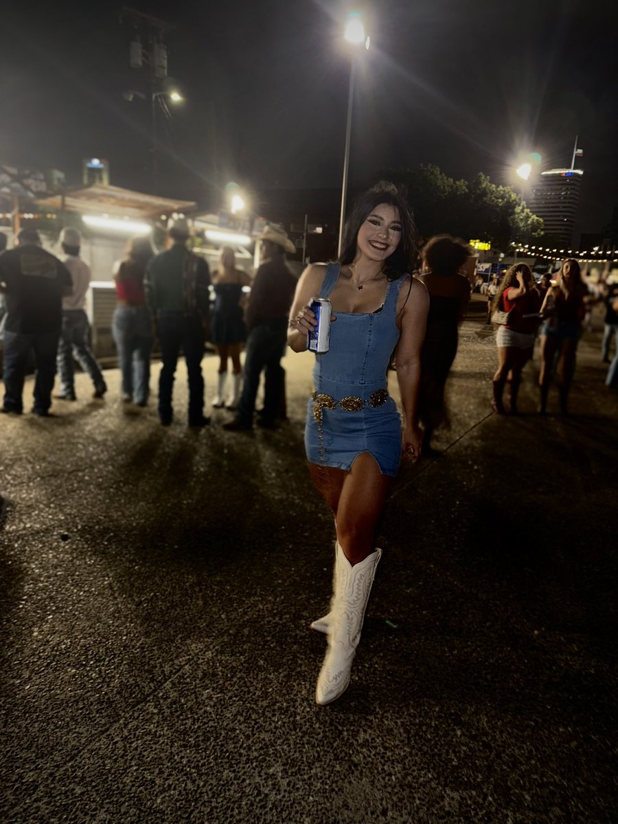 ℓαυяєи ♡ tweet media